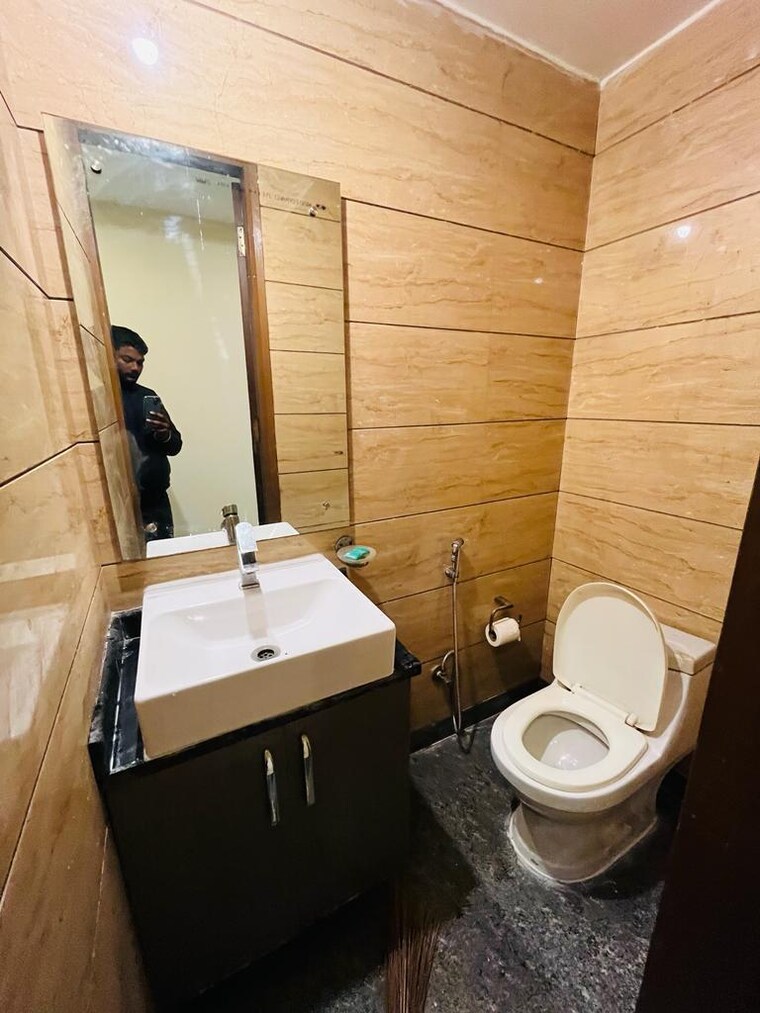 Master Bedroom, saket 3 Bedroom 1800 Sq.Ft. Builder Floor In Saket Delhi 9595816