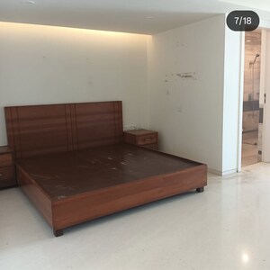 Room in 4 BHK Apartment at K Hemani Bay View, Andheri West – for Rent