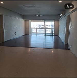 Room in 4 BHK Apartment at K Hemani Bay View, Andheri West – for Rent