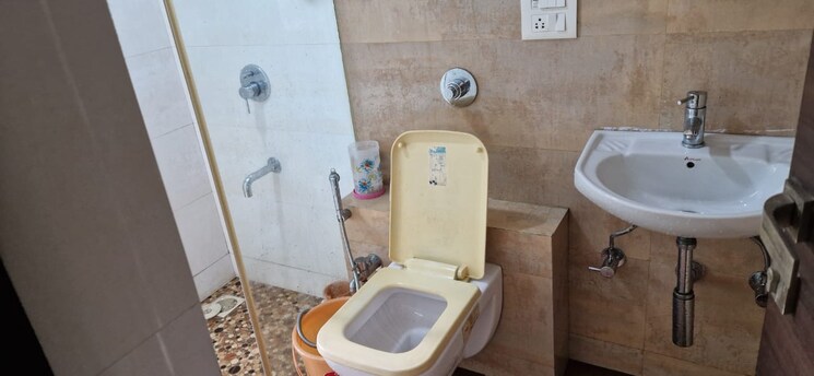 Bathroom, manchester-heights 3 Bedroom 1200 Sq.Ft. Apartment In Khar West Mumbai 9595822