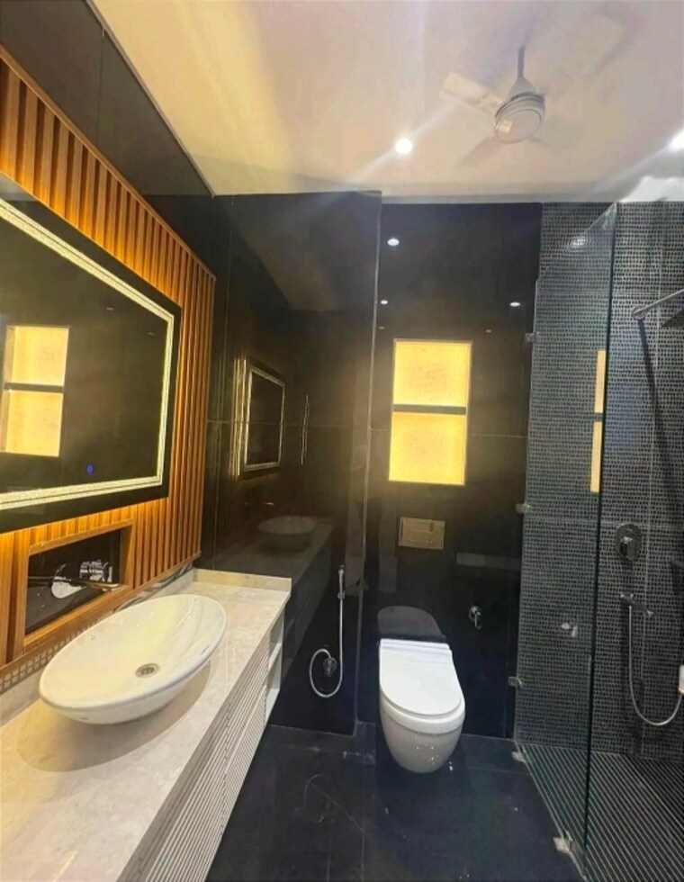 Attached Bathroom, greater kailash i 3 Bedroom 3450 Sq.Ft. Builder Floor In Greater Kailash I Delhi 9595838