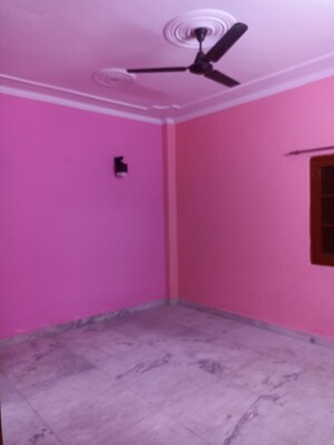 Room in 1.5 BHK Independent House at RWA Apartments Sector 41, Sector 41 – for Rent