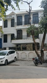 6+ BHK + Study Room 250 Sq.Mt. Independent House in Rail Vihar Sector 30