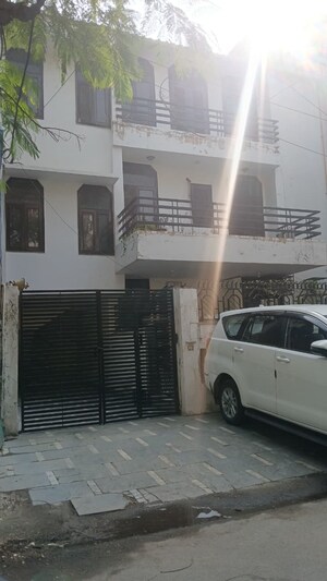 6+ BHK Independent House – Exterior View View at Rail Vihar Sector 30, Sector 30 - for Sale