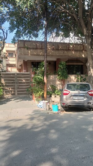 3 BHK Independent House – Exterior View View at RWA Apartments Sector 40, Sector 40 - for Sale