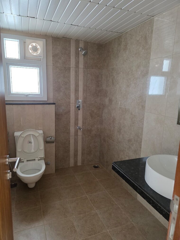 Bathroom, prestige-tranquil 3 Bedroom 2049 Sq.Ft. Apartment In Kokapet Hyderabad 9595860