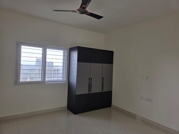 Room in 3 BHK Apartment at Prestige Tranquil, Kokapet – for Rent