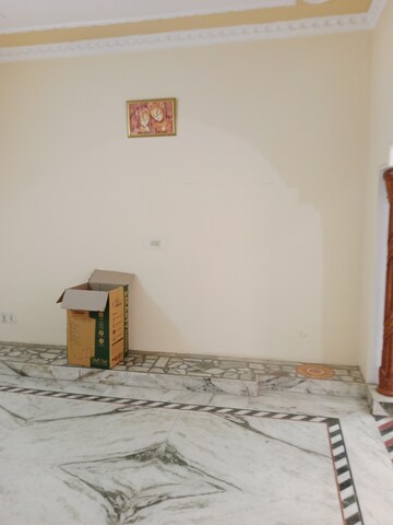 Room in 2 BHK Builder Floor at Huda – for Rent