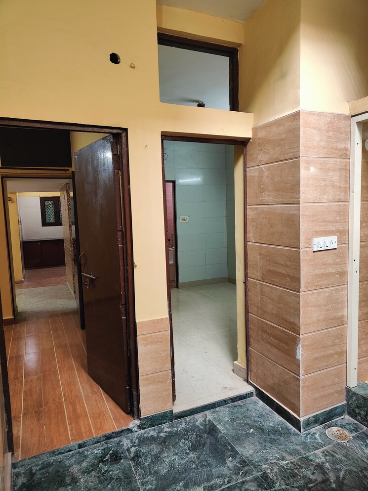 Bathroom, rwa-apartments-sector-26 3 Bedroom 1250 Sq.Ft. Builder Floor In Sector 26 Noida 9595865