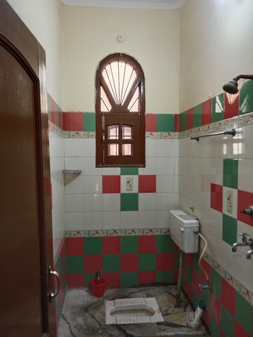 Attached Bathroom in 2 BHK Builder Floor at Huda – for Rent