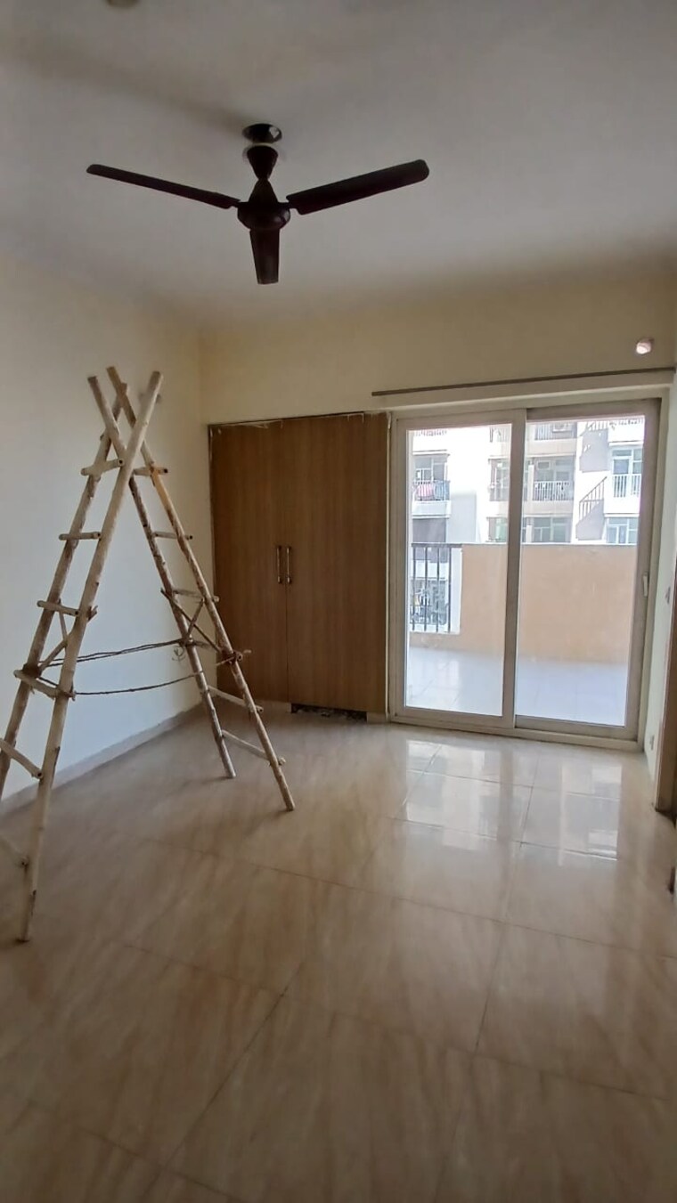 Room, gaur-city-2-14th-avenue 2 Bedroom 955 Sq.Ft. Apartment In Sector 16c Greater Noida Greater Noida 9595870