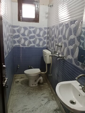 Attached Bathroom in 2 BHK Builder Floor at Huda – for Rent