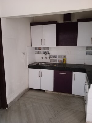 Kitchen in 1.5 BHK Builder Floor at Ansals Sushant City – for Rent