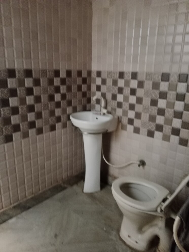 Bathroom, ansals sushant city 1.5 Bedroom 720 Sq.Ft. Builder Floor In Ansals Sushant City Panipat 9595876
