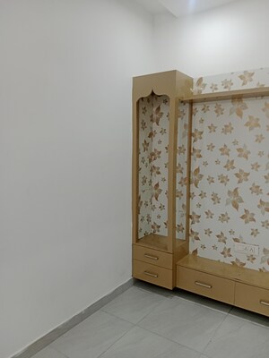 Room in 2 BHK Builder Floor at Ansals Sushant City – for Rent