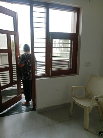 Room in 2 BHK Builder Floor at Ansals Sushant City – for Rent