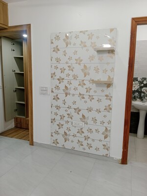 Room in 2 BHK Builder Floor at Ansals Sushant City – for Rent