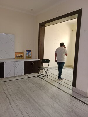 Room in 3 BHK Builder Floor at Huda – for Rent