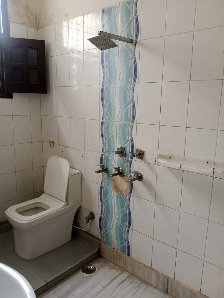 Bathroom, huda 3 Bedroom 1801 Sq.Ft. Builder Floor In Huda Panipat 9595880