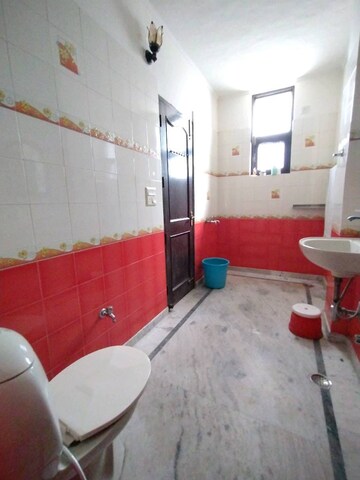 Master Bedroom in 2 BHK Builder Floor at Sector 23 – for Rent