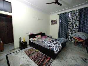 Bedroom in 2 BHK Builder Floor at Sector 23 – for Rent
