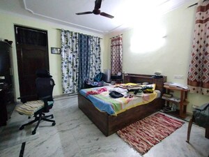Bedroom in 2 BHK Builder Floor at Sector 23 – for Rent