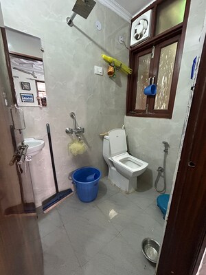 Bathroom in 1 BHK Builder Floor at Palm Residency Chhatarpur, Chattarpur – for Rent