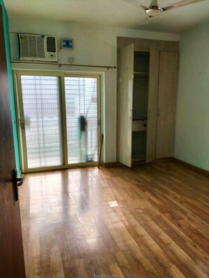 Room in 3 BHK Apartment at Puri Aman Vilas, Sector 89 – for Rent