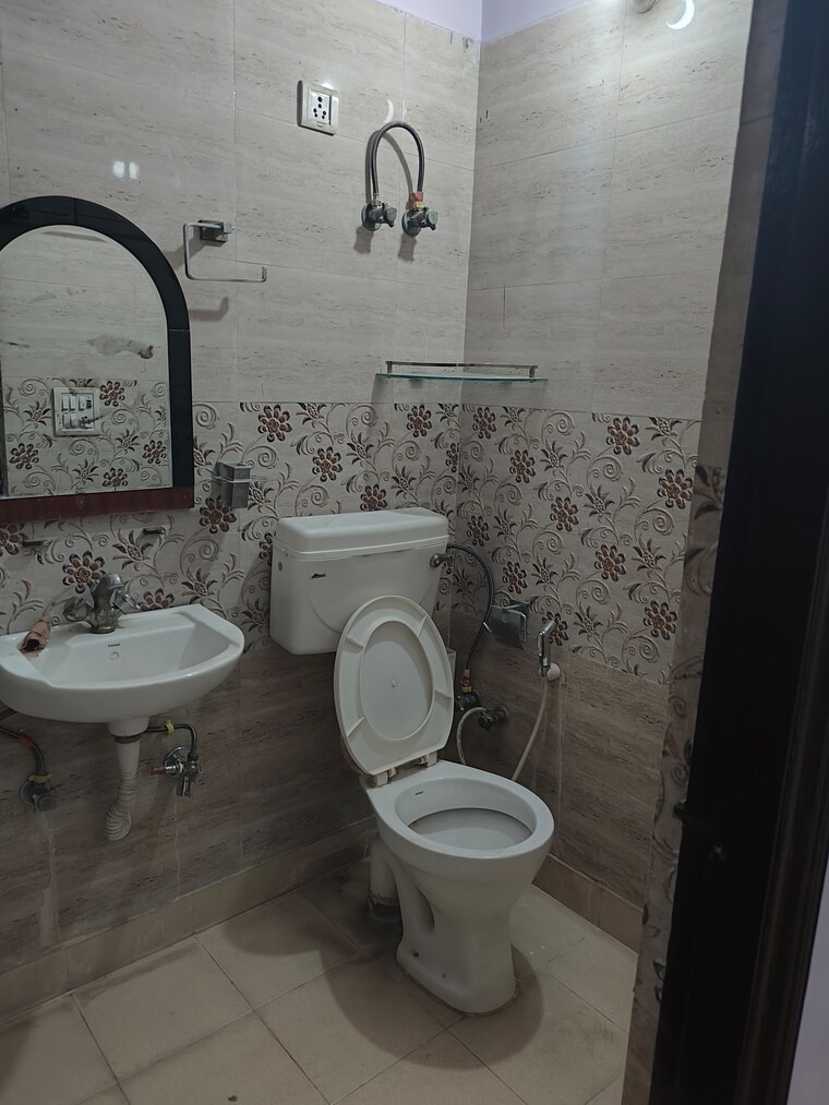 Attached Bathroom, vaishali sector 6 1 Bedroom 500 Sq.Ft. Builder Floor In Vaishali Sector 6 Ghaziabad 9595931