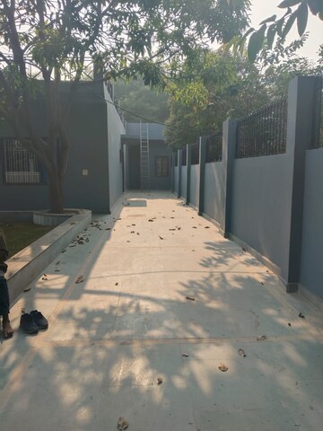 Parking in 3.5 BHK Independent House at Sector 93 – for Rent