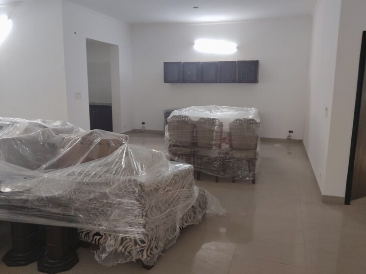 Living Room, sector 93 3.5 Bedroom 450 Sq.Mt. Independent House In Sector 93 Noida 9595947