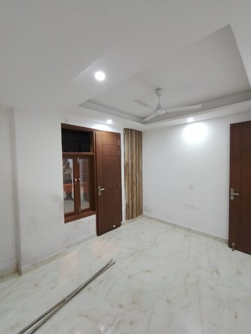 Room in 1 BHK Builder Floor at Saket – for Rent