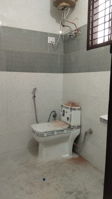 Furnished Amenities in 1 BHK Builder Floor at Saket – for Rent