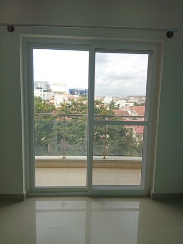 Room in 3 BHK Apartment at DNR Arista, Bellandur – for Rent