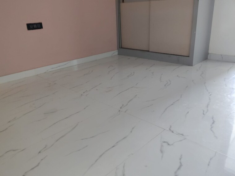 Room, sector 105 2 Bedroom 200 Sq.Mt. Independent House In Sector 105 Noida 9595958