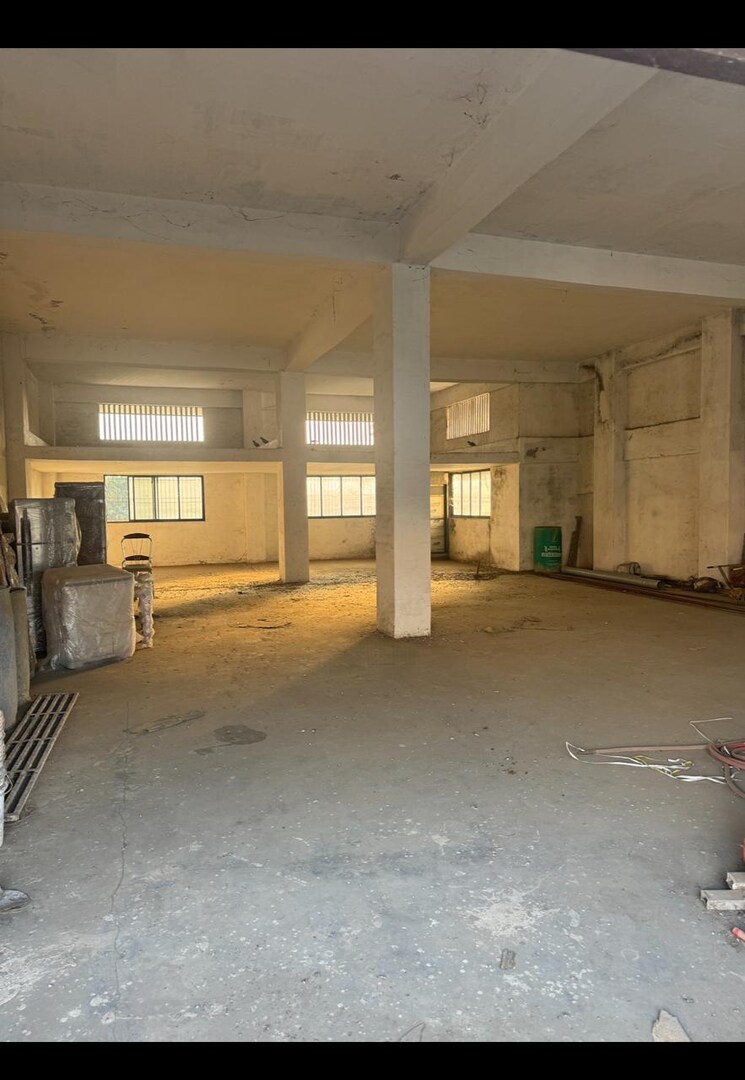  Parking, virar east Commercial Warehouse 25200 Sq.Ft. In Virar East Palghar 9595965