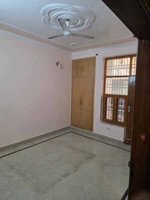 Room in 3 BHK Builder Floor at SS The Lilac, Sector 49 – for Rent
