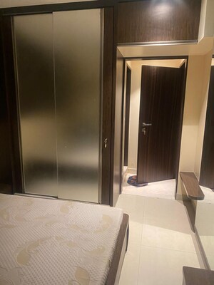 Room in 3 BHK Apartment at Sadguru Venus, Mahim – for Sale