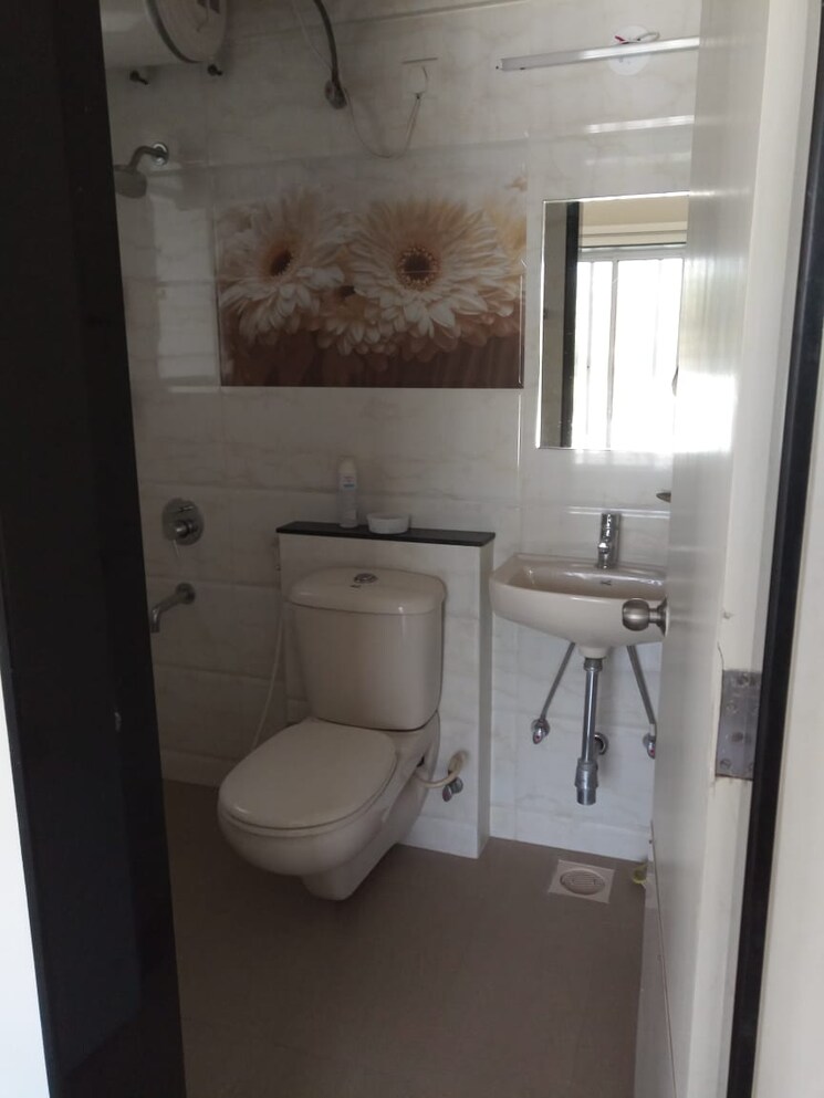 Bathroom, haardhik-residency-bhusari-colony 3 Bedroom 1530 Sq.Ft. Apartment In Kothrud Pune 9596057