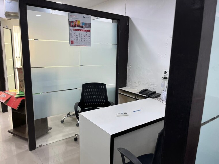 Team Area, bhumiraj-costarica Commercial Office Space 900 Sq.Ft. In Sanpada Navi Mumbai 9596087