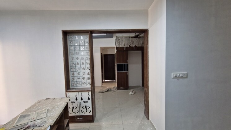 Room, narol 3 Bedroom 2300 Sq.Ft. Apartment In Narol Ahmedabad 9596117
