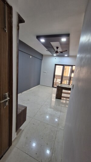 Room in 3 BHK Apartment at Narol – for Rent