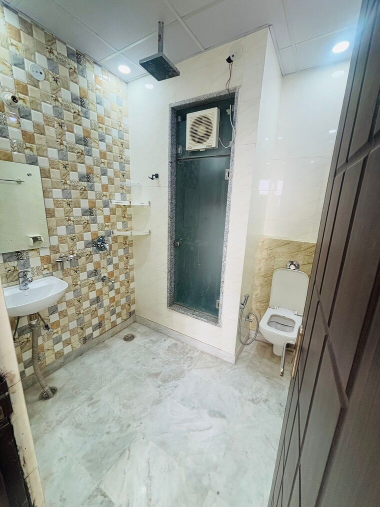 Bathroom, sk-the-grand-city 4 Bedroom 405 Sq.Ft. Independent House In Jewar Greater Noida 9596102