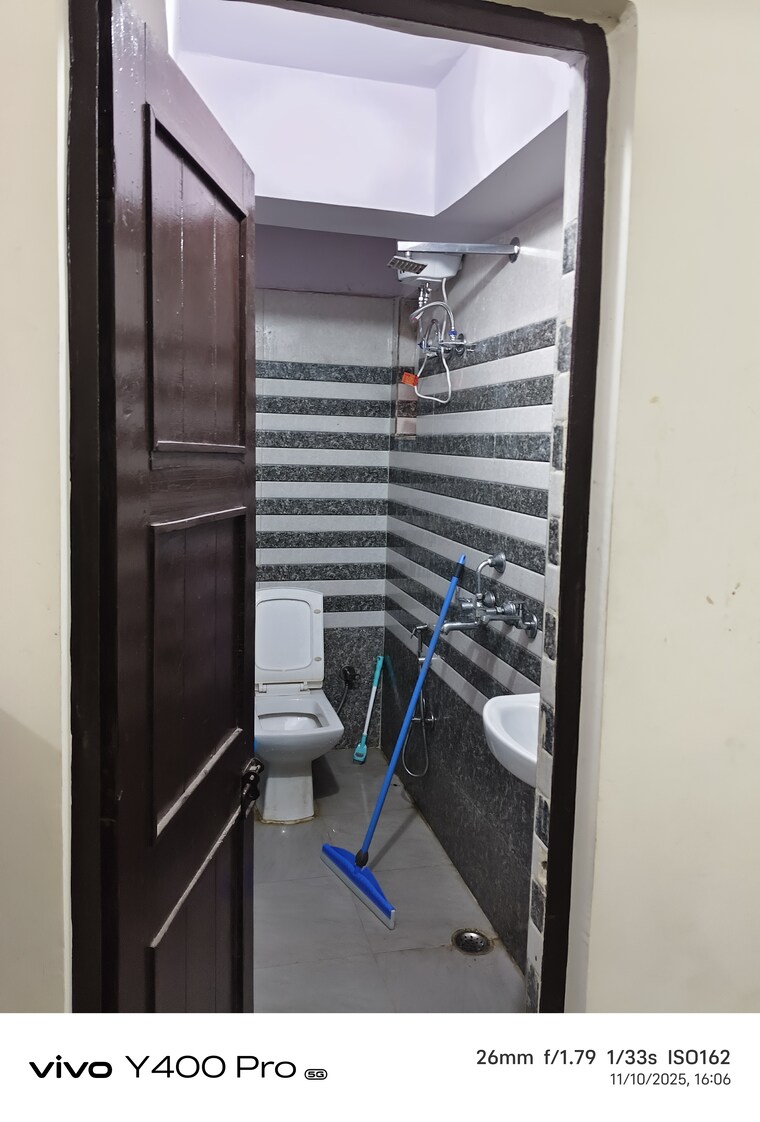 Bathroom, dwarka 1 RK 250 Sq.Ft. Apartment In Dwarka Delhi 9596138