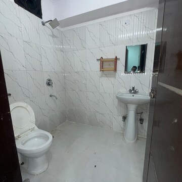 Bathroom in 5 BHK Builder Floor at Katwaria Sarai – for Rent