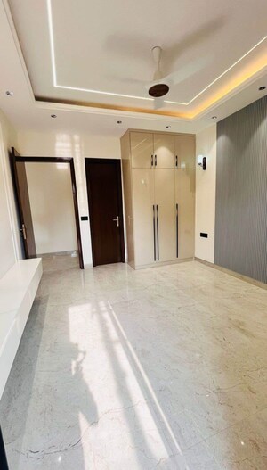 Room in 2 BHK Builder Floor at Sector 21 – for Rent