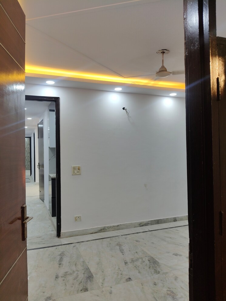 Room, govindpuri 3 Bedroom 910 Sq.Ft. Builder Floor In Govindpuri Delhi 9596220