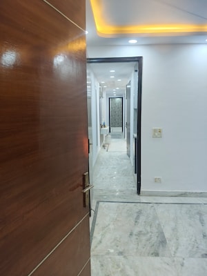 Room in 3 BHK Builder Floor at Govindpuri – for Sale