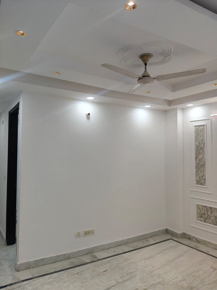 Room, govindpuri 3 Bedroom 910 Sq.Ft. Builder Floor In Govindpuri Delhi 9596220