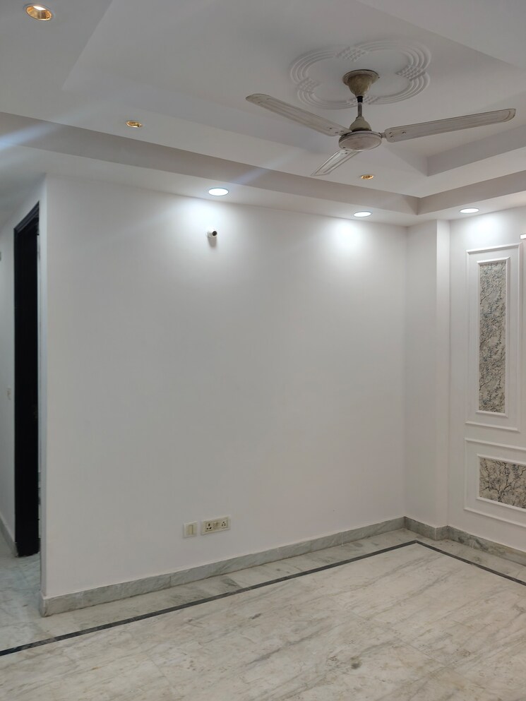 Room, govindpuri 3 Bedroom 910 Sq.Ft. Builder Floor In Govindpuri Delhi 9596220
